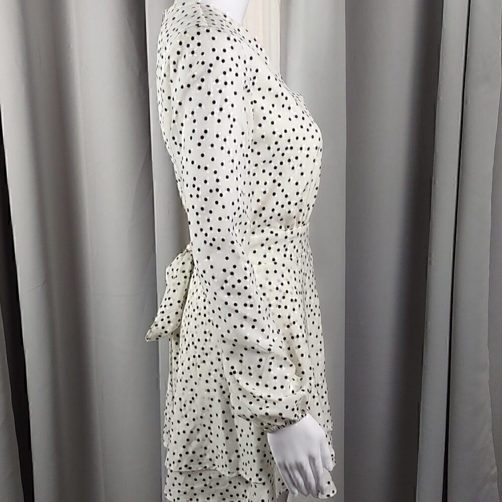 Zaful Black & White Spotted Belted Peplum Ruffle Bottom Romper Size 4 NWT - Picture 2 of 13
